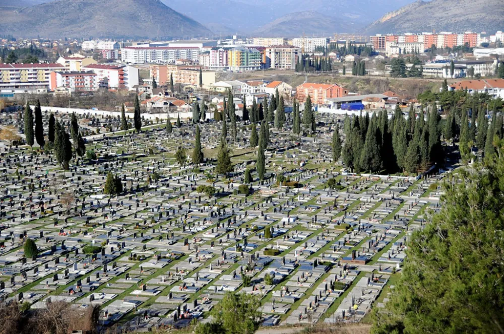 Gradska groblja postaju pretijesna, cijene grobnih mjesta i do 5.500 eura: Za grobnice postoje i liste čekanja