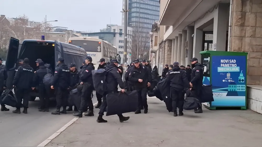 Policija u Novom Sadu