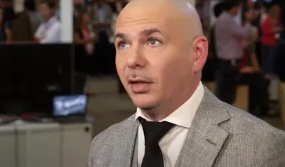 Muzičar Pitbull produžio turneju