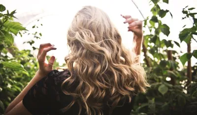 Karanfilić kao lijek za o&scaron;tećenu kosu