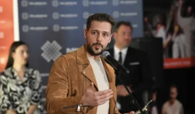 Milo&scaron; Biković u novoj &scaron;pijunskoj akciji: Progovorio na kineskom jeziku&nbsp;