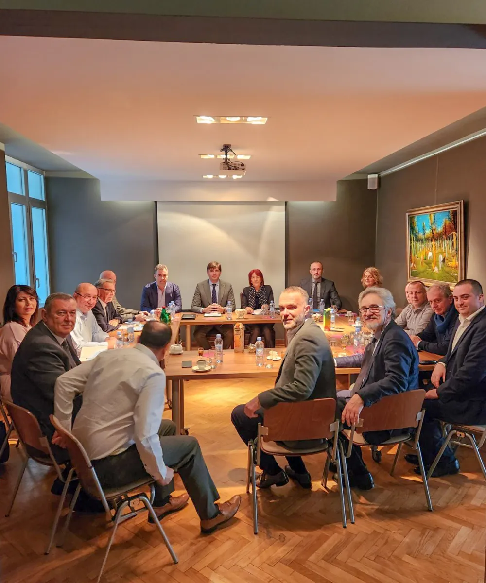 Azemović u Beogradu sa predstavnicima crnogorskih udruženja