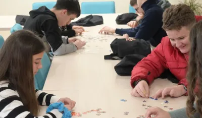 Učesnici/e prve radionice na temu podizanja svijesti o nasilju nad ženama i djevojkama 