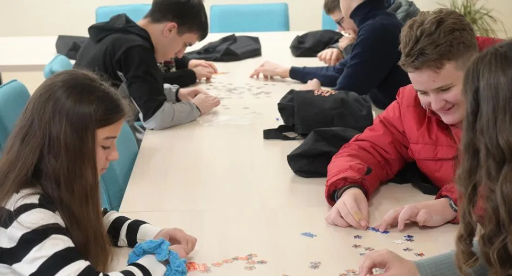 Učesnici/e prve radionice na temu podizanja svijesti o nasilju nad ženama i djevojkama 