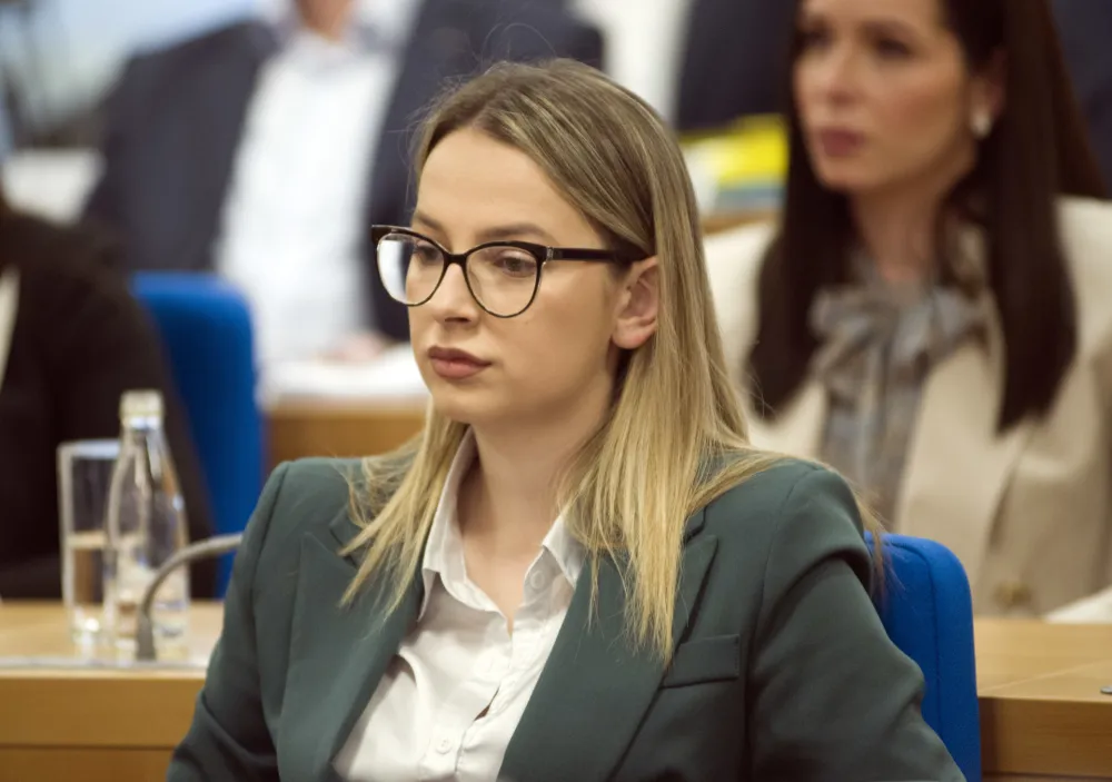 Tamara Crnogorčić, sjednica skupstine glavnog grada