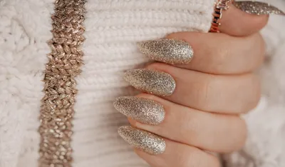 &bdquo;Ledeni &scaron;ampanjac" nokti: Najneobičniji manikir Dženifer Lopez je postao viralan trend