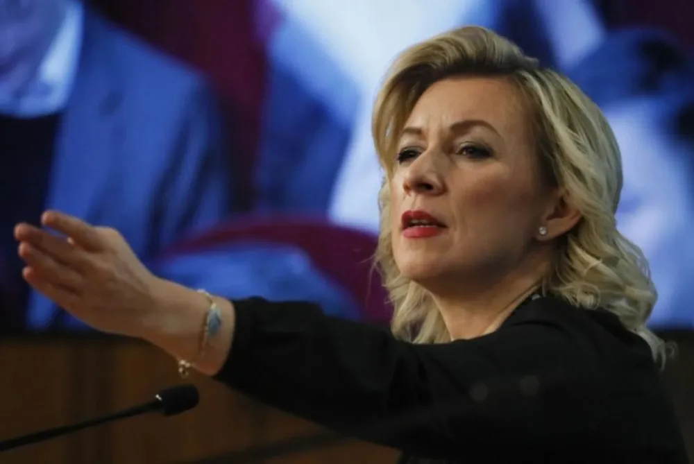 Zaharova: Čudo je da su se Tramp i Vens uzdržali da ne udare Zelenskog