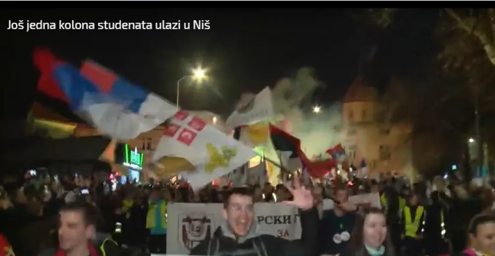 U Ni&scaron;u hiljade ljudi dočekalo studente koji su pje&scaron;ačili iz Beograda