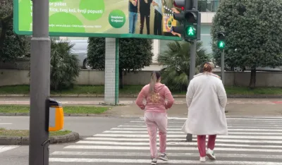 (VIDEO) Od Bulevara revolucije do TC Ginta&scaron;&nbsp;prijavom na taster pje&scaron;aci brže preko ulice