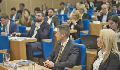 Mujović opoziciji odbio amandmane i odluke, a zove ih na razgovor