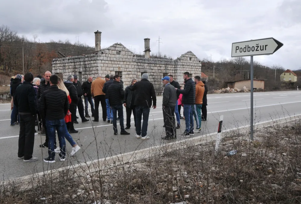 Blokada puta Nik&scaron;ić-Vilusi u mjestu Podbožur