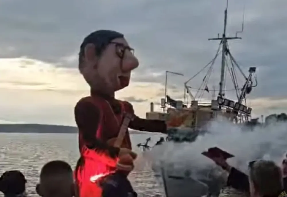 U Hrvatskoj spaljena lutka sa likom srpskog predsjednika