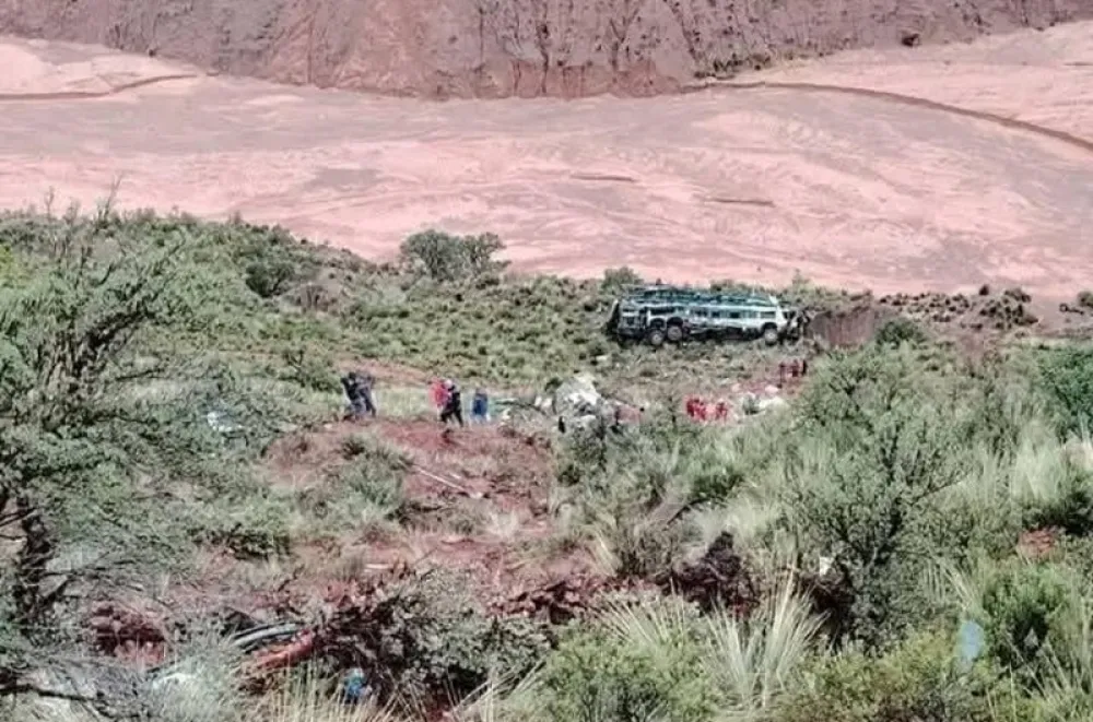 Tragedija u Boliviji: U sudaru autobusa i kamiona najmanje 15 mrtvih