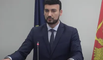 Povodom Dana žena Jovanović radnicama Op&scaron;tine Budva poklanja po 200 eura