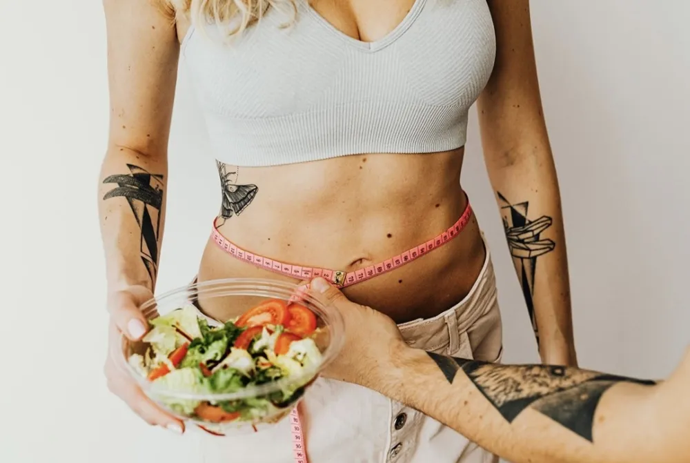 Ljudi koji nisu skloni debljanju praktikuju ovaj genijalni trik