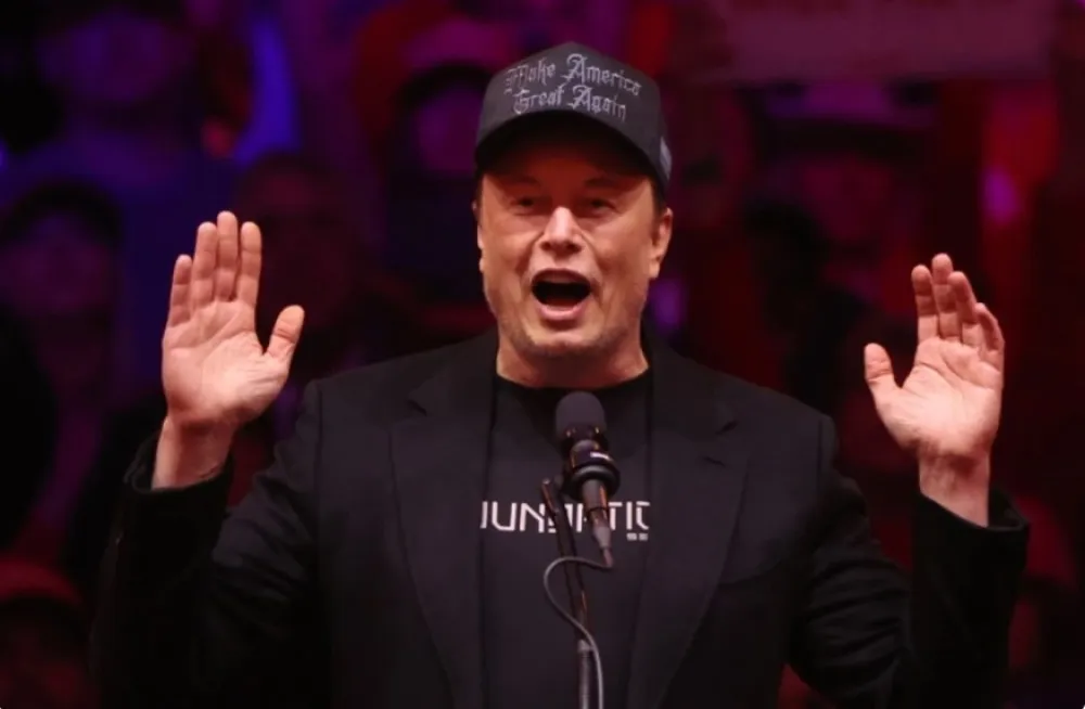 Lik Ilona Maska spaljen na karnevalu u Mostaru