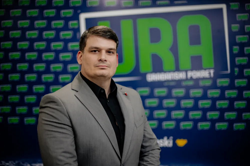 Du&scaron;an Golović, URA