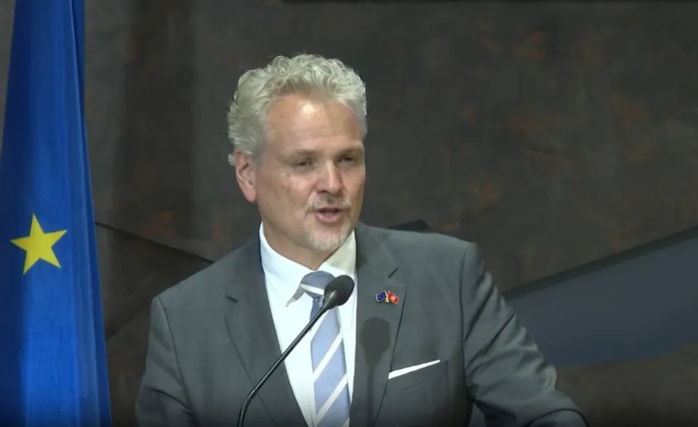 Crnogorska opozicija očekuje da Johan Satler &bdquo;pospremi&rdquo; parlament