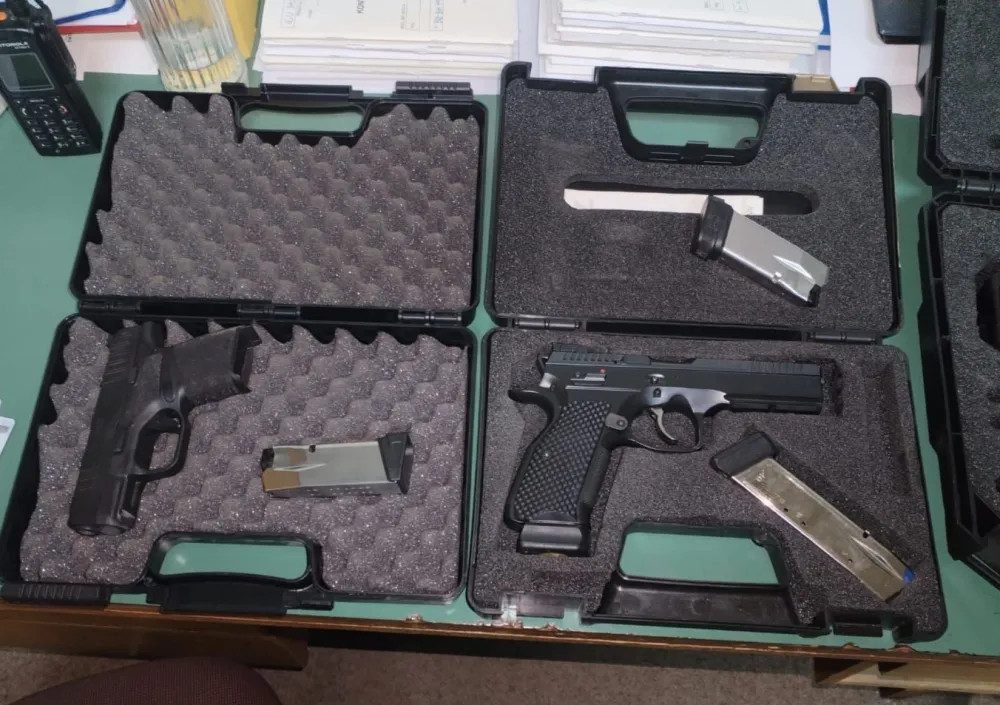 Pretresi na primorju na 14 lokacija: Pronađeni vatreno oružje, kokain i marihuana