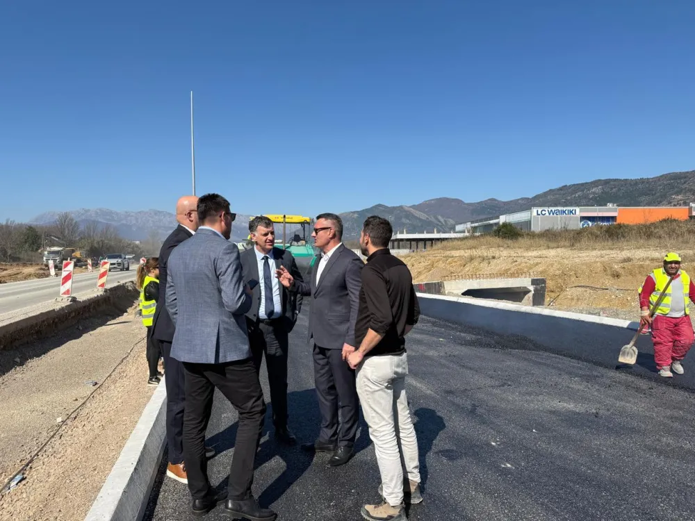 (FOTO) Trećina bulevara Tivat-Jaz biće pod asfaltom u aprilu