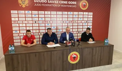 Sa konferencije za novinare