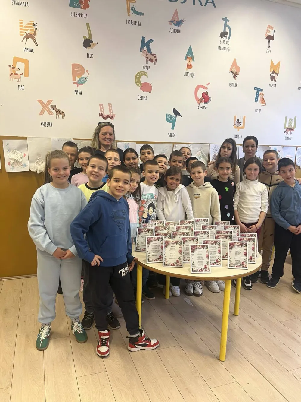 Đaci O&Scaron; "Oktoih" u susret 8. martu: Pisali stihove za majke