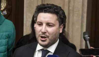 Abazović: Aktuelna vlast se svađa i miri samo oko fotelja, cilj im je rastrgnuće države