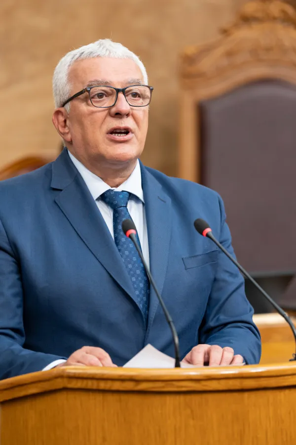 Mandić: U Crnoj Gori srpski ne može biti jezik drugog reda