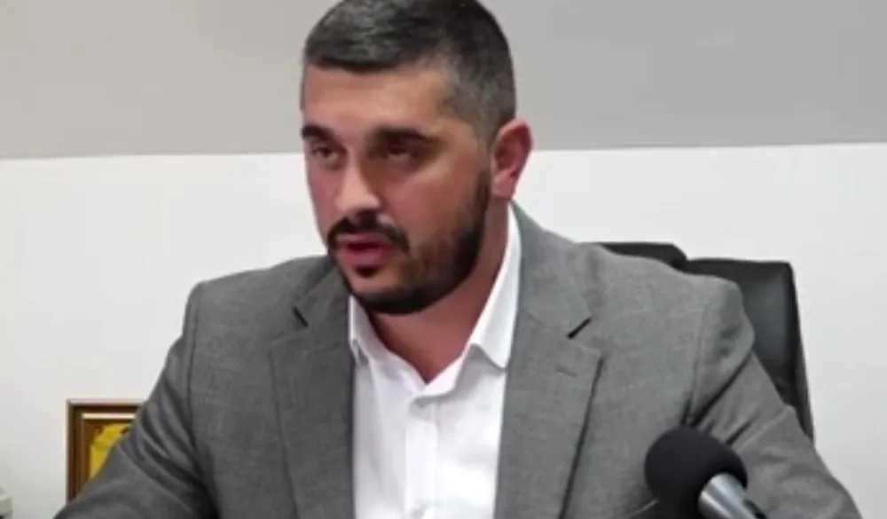 Popović: Tema o dvojnom državljanstvu ne bi trebalo da bude opterećena političkim narativima