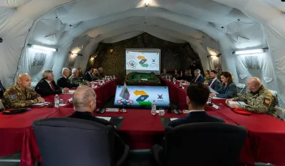  U okviru zvanične posjete Republici Bugarskoj, predsjednik Crne Gore Jakov Milatović, zajedno sa predsjednikom Bugarske Rumenom Radevom, obi&scaron;ao je crnogorske vojnike u NATO bazi &bdquo;Novo Selo&ldquo;, gdje 42 pripadnika Vojske Crne Gore služe u sastavu multinacionalne borbene grupe pod komandom Italije.