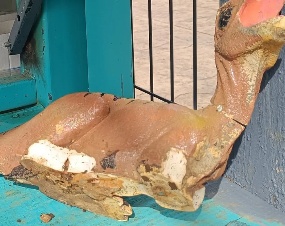 Ni dino-park nije izbjegao vandalizam