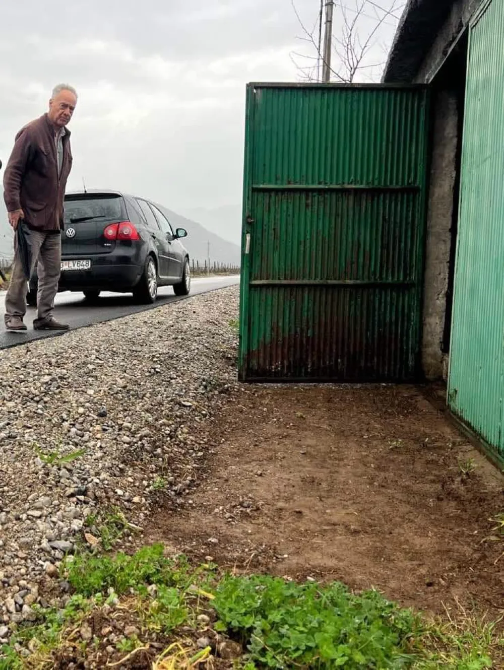 (VIDEO) Zef Beri&scaron;aj ukazuje da je novi put kroz Du&scaron;iće uzdignut skoro pola metra