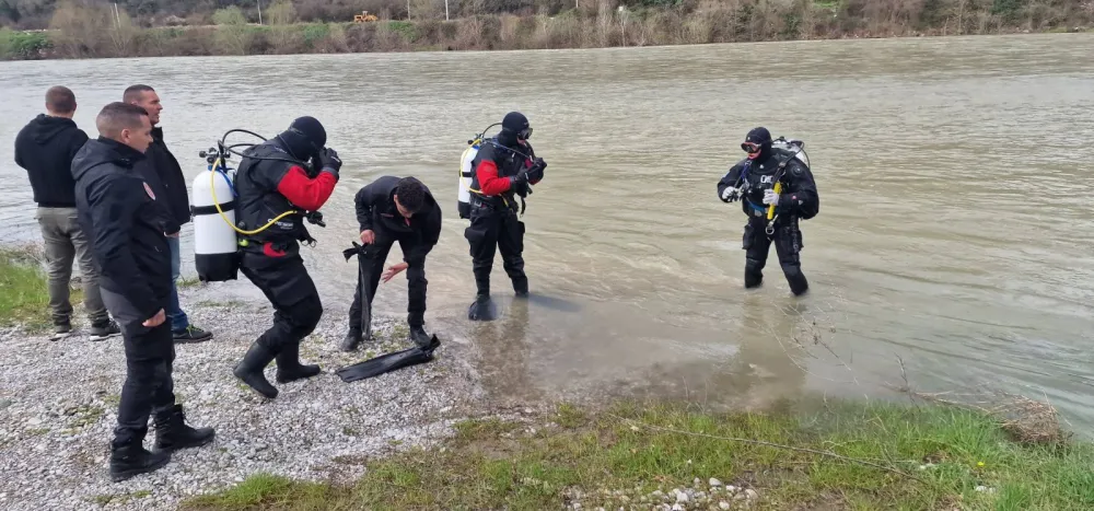 (FOTO) Nastavljena potraga za Podgoričankom i njenim djetetom: Ki&scaron;a dodatno otežala uslove, planirano opsežno pretraživanje