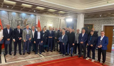 Potpisnici ugovora sa ministrom &Scaron;ćekićem