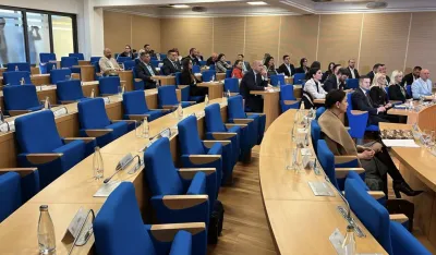 Na vanrednoj sjednici Skup&scaron;tine Glavnog grada dvije odbornice PES-a i Demokrata falile za kvorum