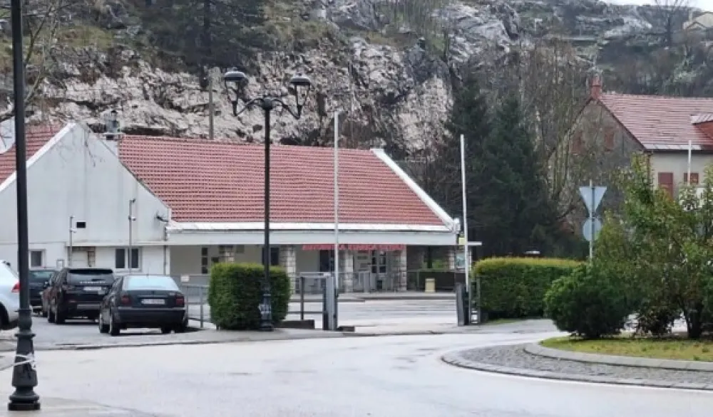 Vlasnik Autobuske stanice na Cetinju: Gradonačelnik nema sluha i volje da rije&scaron;i problem