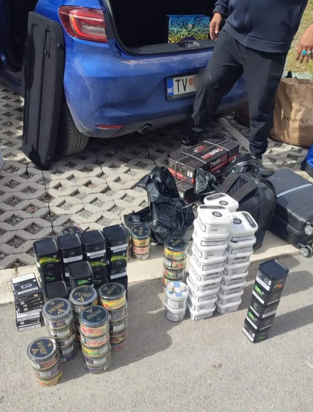 FOTO: Uprava policije CG/ oduzeti duvanski proizvodi