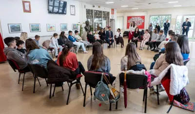 Milatović u posjeti O&Scaron;,,Radojica Perović&rdquo;: Obrazovanje je ključ uspjeha