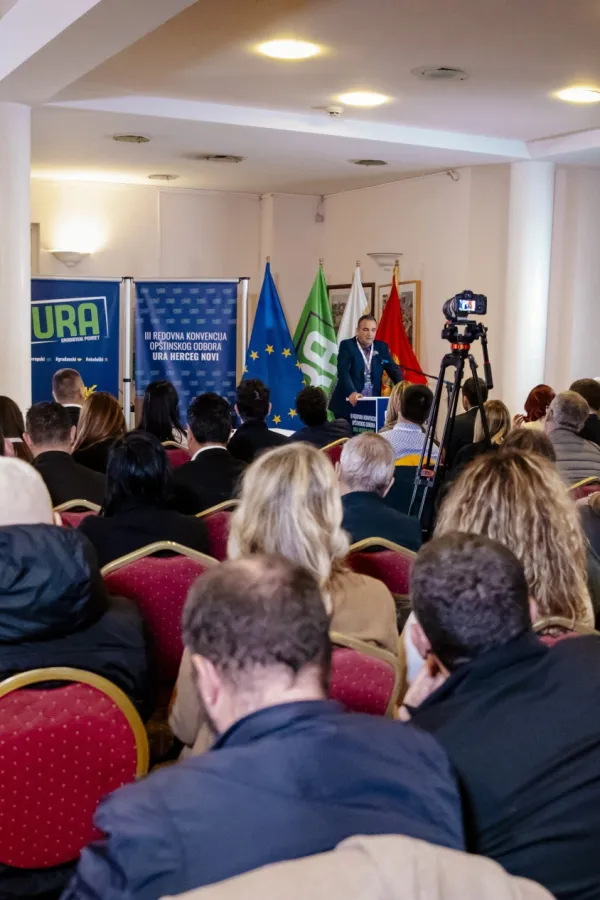 URA: Vlada kroz tender za zakup plaža pokazala da radi direktno protiv interesa građana Herceg Novog