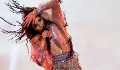 (FOTO) Pjevačica Kamila Kabeljo ne odvaja se od zgodnog milijardera