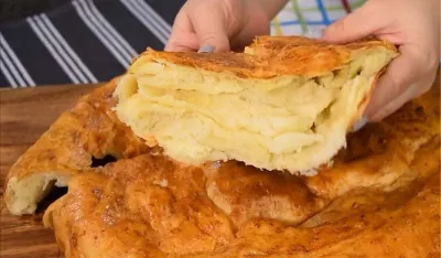 Najmek&scaron;e pecivo sa sirom: Isprobajte recept za lisnatu pogaču&nbsp;