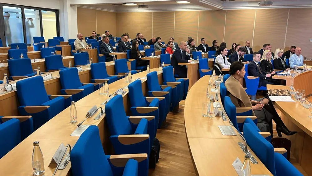 Odložena vanredna sjednica podgoričkog parlamenta; Arsović: Kvorum zavisi od političke trovine