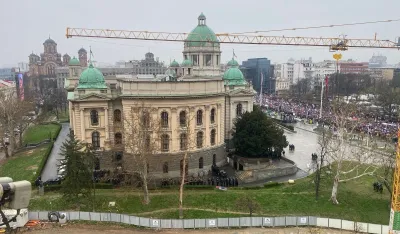 Tepić objavila fotografiju ispred Skup&scaron;tine, tvrdi da je na njoj zvučni top