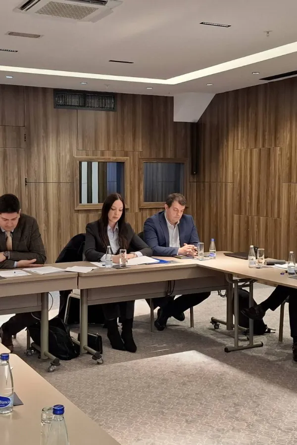 Učesnici okruglog stola smatraju da se dogovorom može doći do nižih cijena