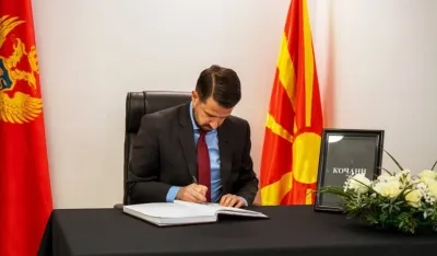 Milatović se upisao u Knjigu žalosti u povodom tragedije u Kočanima: Crna Gora je uz vas, dijelimo va&scaron;u bol