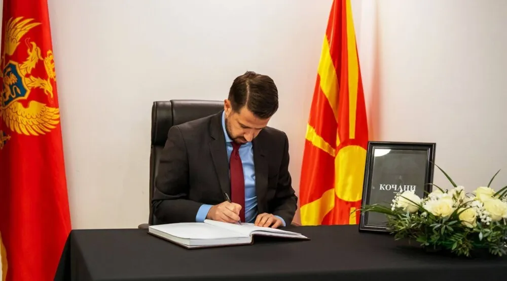 Milatović se upisao u Knjigu žalosti u povodom tragedije u Kočanima: Crna Gora je uz vas, dijelimo va&scaron;u bol