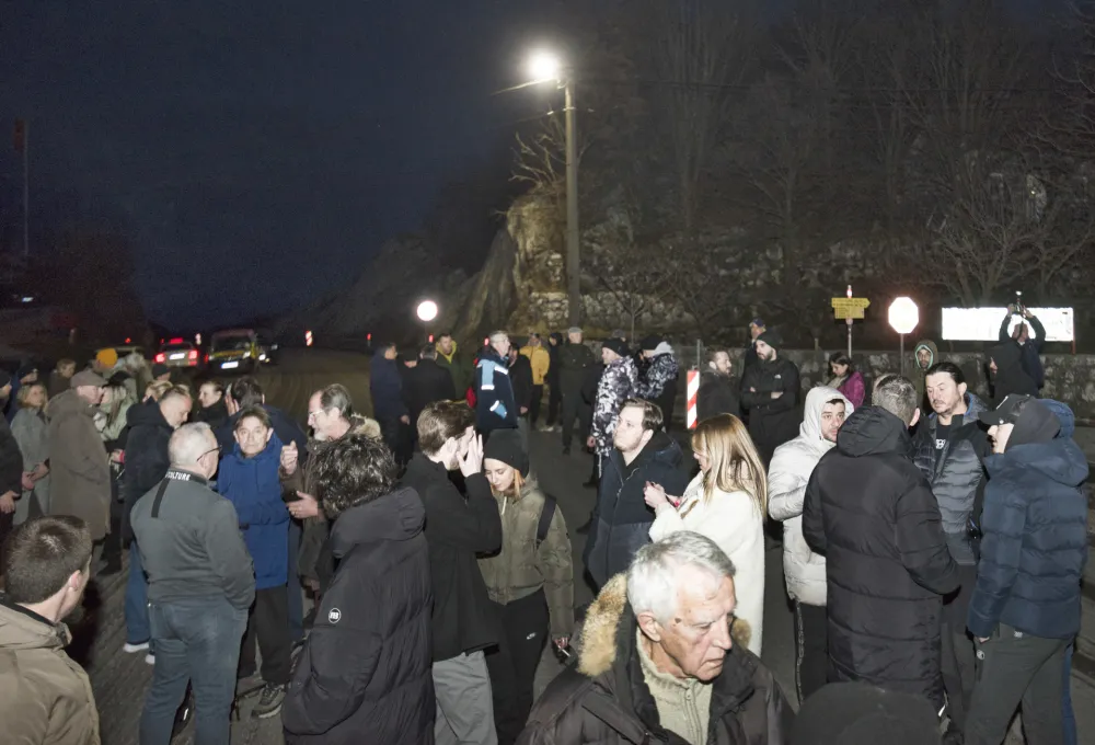 Večeras ponovo održana blokada na Kru&scaron;evom Ždrijelu