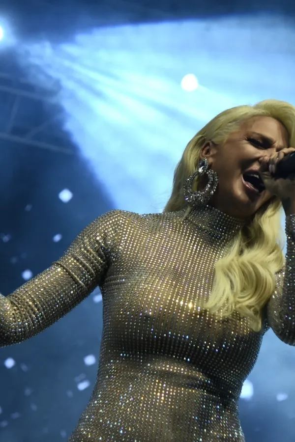 Karleu&scaron;a prati samo tri profila na Fejsbuku, pogledajte koja