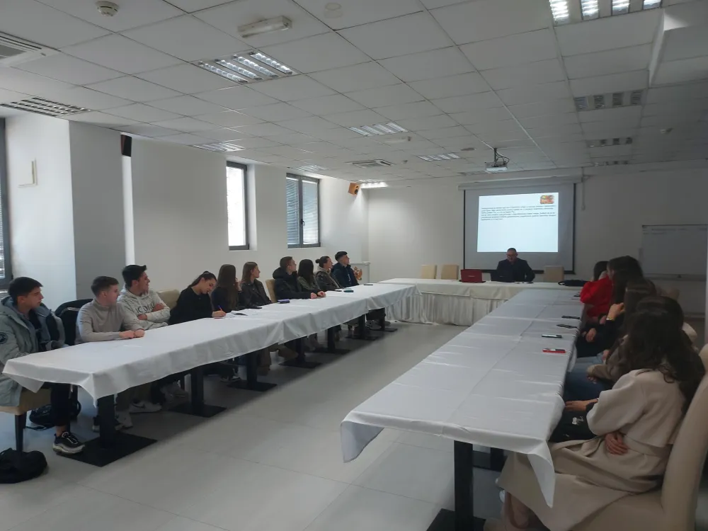 U Bijelom Polju održane informativne radionice: Afirmisati istraživačku profesiju među učenicima