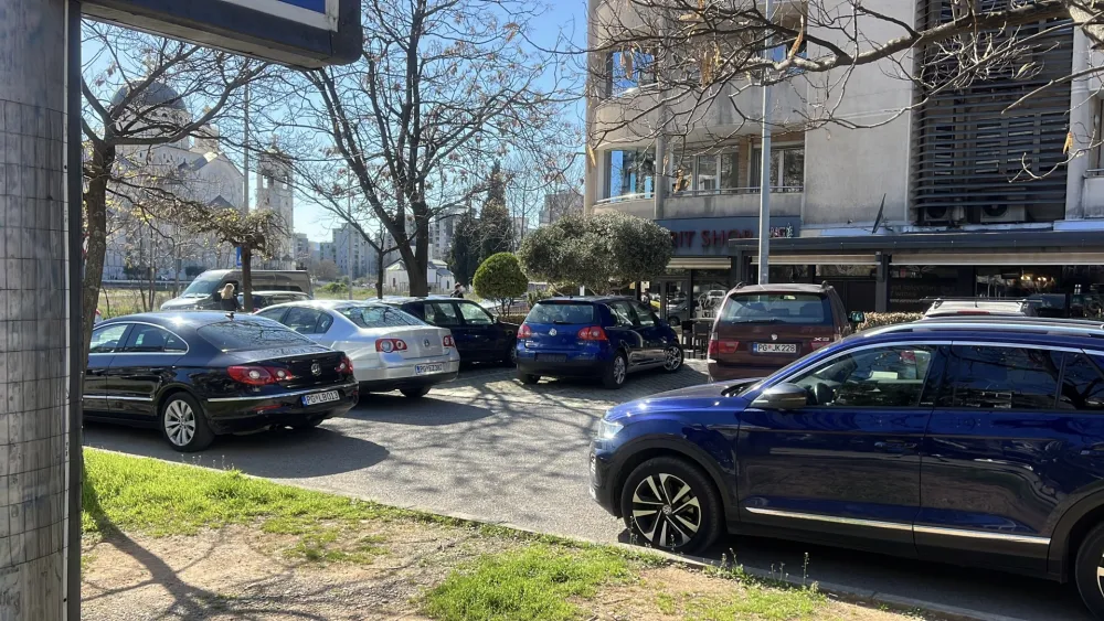 (VIDEO) U Podgorici&nbsp;lak&scaron;e naći žiranta nego parking